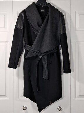 RUDSAK Wool Coat with Genuine Leather Sleeves and Gray Collar